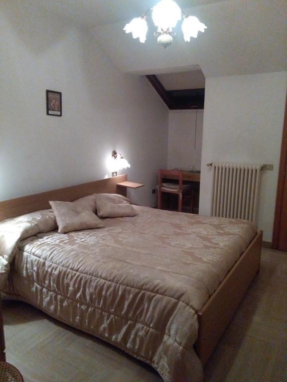 Affittacamere Via Carducci Gubbio Exteriör bild